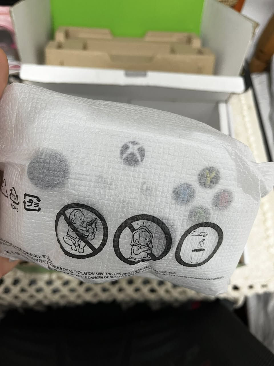 Xbox series s أوربي 
كامل ملحقاته 
كيبل HDMI 
كيبل تشغيل 
الجويستك 
فيه حسابين و لعبتين مملوكه Minecraft و kingdom and castle 
موقعي بغداد 
السعر 380الف ￼￼


**إذا كنت صاحب هذا الإعلان وتريد حذفه لأي سبب، رجاءا أرسل رسالة إلى الدعم الفني**