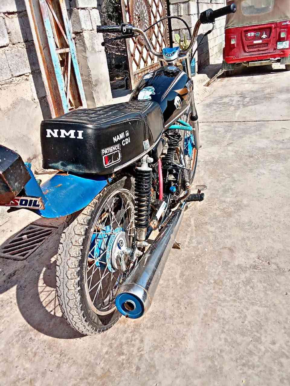 السلام عليكم دراجه للبيع برفاز سوبر تعمير كلك كلك السعر 400وبيها مجال للطيبين رقمي ‏‏‪0773 047 4395‬‏
