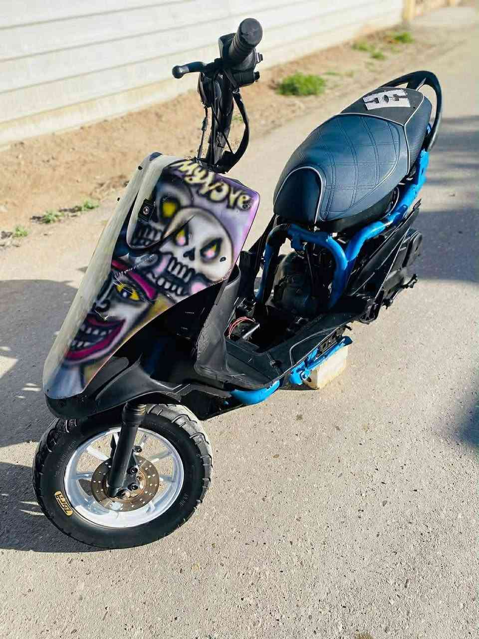 سلام عليكم دراجه ماكس عدله مال لعب لبيع بوشه ٥٥ فول شلعه ومعدل تجي تفح وشوف سعره ٤٠٠ وبيه مجال جماعت ٣٠٠ اطل كبل رقم *********** مكان حله شارع ٦٠ قرب مول حمرابي
