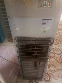 براد ماء • مكسور من فوق • شغال بالفحص