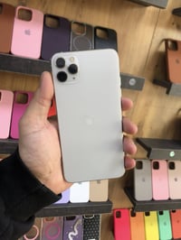 ايفون ١١ برو ماكس الذاكرة ٦٤  البطارية ٧٨  اللون ابيض  مبدل فقط لاقطة ...