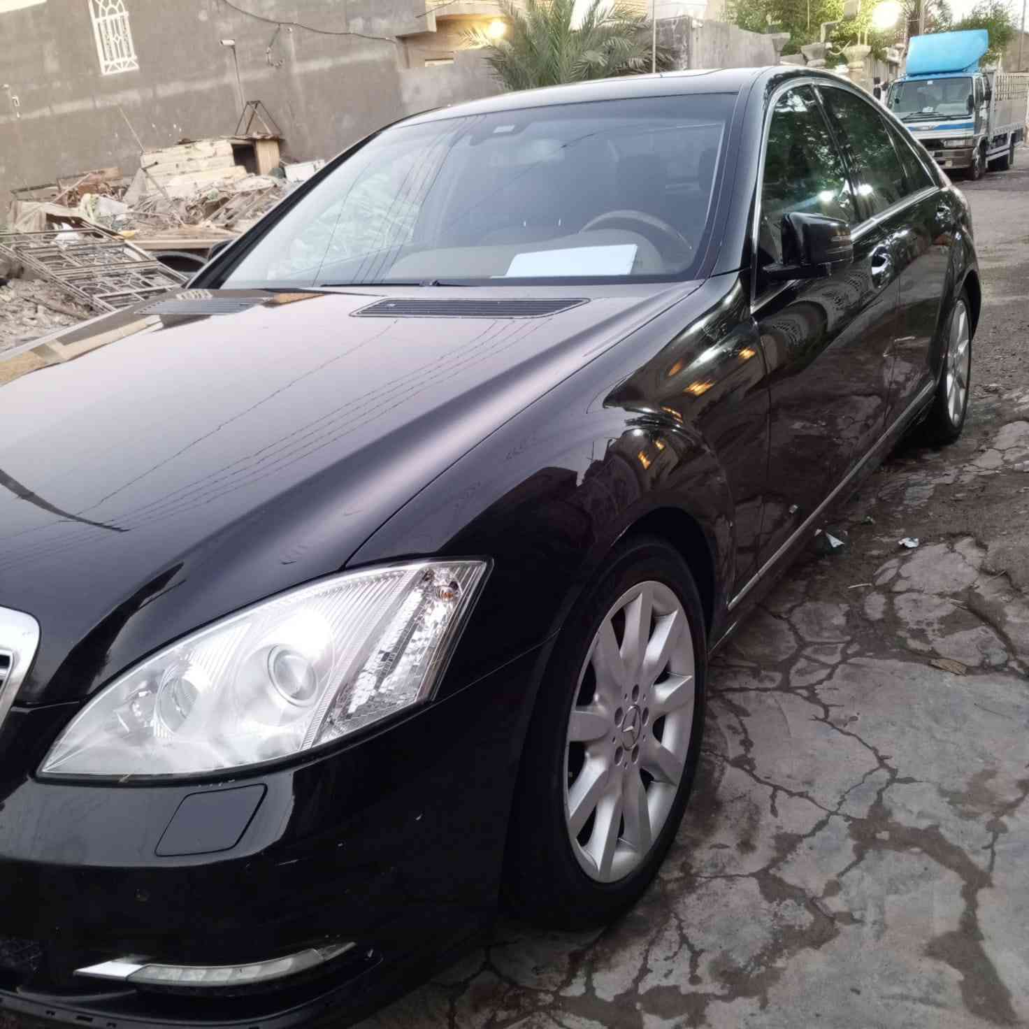 مارسيدس اس كلاس ٣٥٠ ستة سلندر المرغوب موديل ٢٠٠٩ وارد الماني فول مواصفات سيارة جاهزة كير مكينة حدادة تخم تاير ماتصرف ولادينار  موصفاتها بيها صبغ احزام جمالية وسونارها موجود اصفاح وقبق صندوك البنيد ممصبوغ
رادار
بوب شفط
فتحة
حساسات امامي خلفي
جوبلس تصعد وتنزل
بردات كهرباء
لايت زنون بلاد
ناظور ليلي
تحكم استيرن
٣ انظمة قيادة
زراك لايت
سيدي ٦ اقراص
شاشة
تدفئة تبريد بالكشن
سلايت طكتين
بردة خلفية
ثلاجة
بعد هواي بيها مواصفات ماتنعد والي جانيها يعرف مواصفاتها سيارة خير من الله 
بيع او مراوس وحسب القناعة 
السعر ١٧٥ سعرها جدا مناسب وتكدر اشوف المعروضات خواتها وتسئل عن الاسعار والي مايعجبة السعر يعبر المنشور جزاكم الله خير 
اخوان اني مكلف بالنشر وهذا رقم راعيها
رقم الهاتف ***********  . 
. 
. 
. البصرة, العراق
