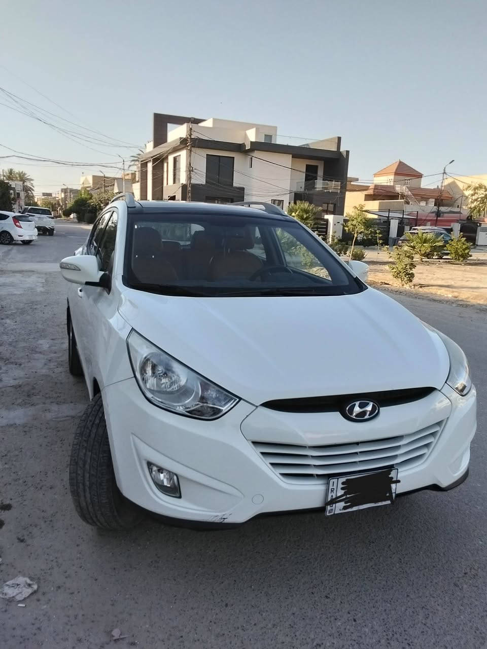 السلام عليكم...
توسان للبيع المكان بابل ( حله )...
 --------------------------------------
1 - هيونداي توسان 2012 فول مواصفات...
2 - محرك 2400 DOSH...
3 - 4 سلندر...16 صمام... لكل سلندر 4 صمامات
4 - بنوراما 2...
5 - مصابيح اماميه زنون...
6 - حساسات خلفيه...
7 - كاميرا خلفية...
8 -مقاعد جلد...
9 - MB3...
10 - مدخل Aux...
11 - تايرات جديده...
12 - سبير جديد...
13 - تبريد ثلج ❄️...
14 - ماشيه 138...فقط.
15 - جامه السايق كهرباء...
16 - تحكمات ستيرن....
17 - كير اوتماتيكي...
18 - كير AT...
19 - مري قابله للطي...
20 - سايد بريك بل رجل...
-----------------------------------------
السياره مكفوله كفاله عامه ما عدا منطقتين بارد صغار...
السياره على ايد وحدة 
السعر اكتب ( تم ) بل تعليقات يوصلك السعر خاص 
للستفسار الاتصال على رقم...
( *********** )...
موجود واتساب + تلكرام...
