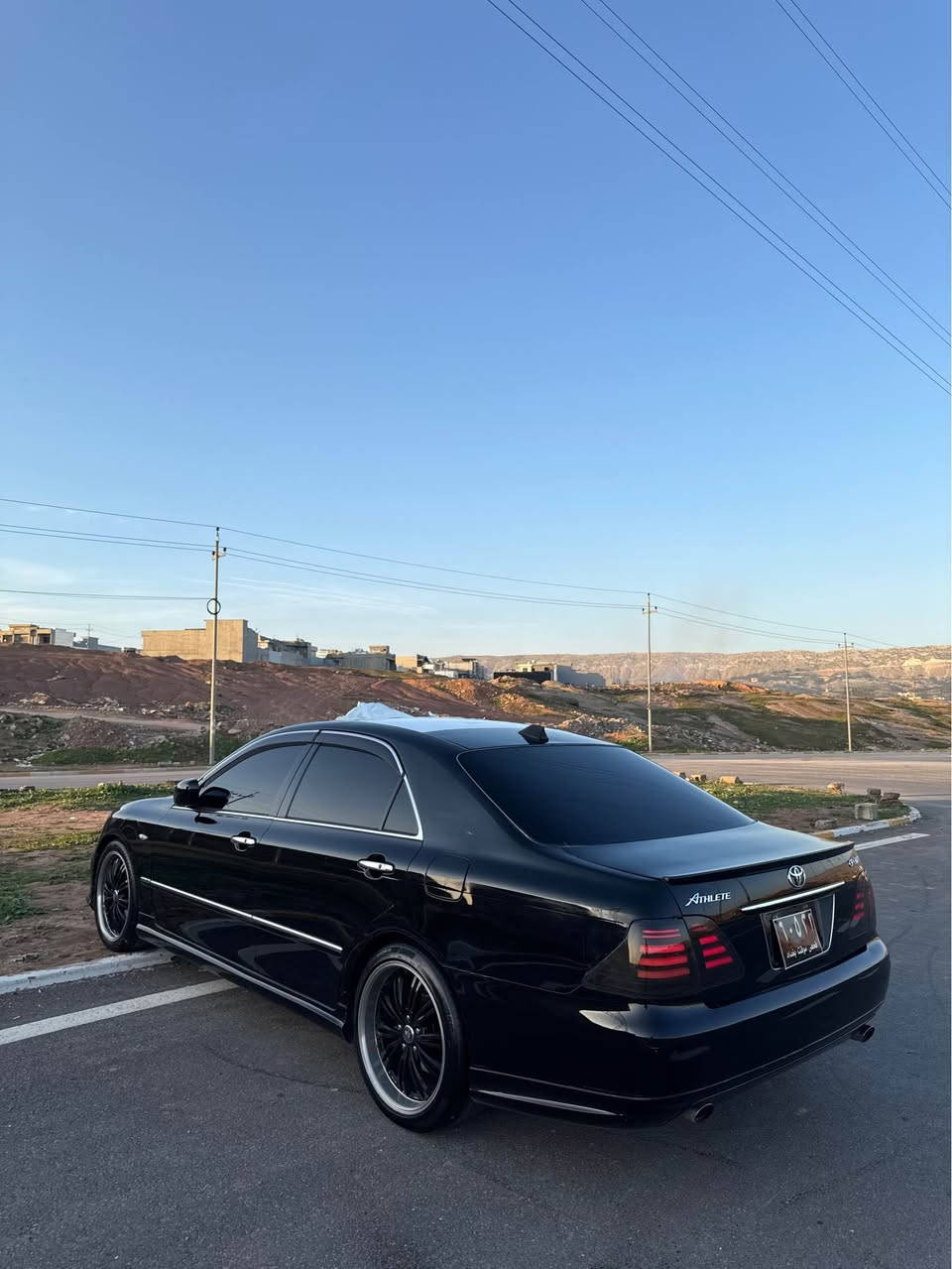 بە ناوی خوا تۆیۆتا کراون شاهینە
بۆ فرۆشتن مۆدیل ٢٠٠٧ گێر گەورەی مەکینە بچوک ئاڵتونی بازار ٣ دوگمەی ١٨٠ کامل سپۆرت پێشو دۆسەو دوای تۆمسە سەیارەکەسلاید فۆرمیکا سور شاشە کامیرە ٥ بەسمە بەسمە رەساسی سەیارەکە لۆک لۆکە هەموو گیانی ئیش دەکا بەستراوە ساردی گەرمی برێک بەستراوە جامی هەڵگیراوە.  ٤ دەبڵی سپۆرت بە دڵی خۆت بەرزوو نزمی دەکەی سەیارەکە وەسفی ناوێ ناوی و دەرێ یەک لە یەک جوانترە تەوەو رەقە و گیر مەکینە بە شەرتی ١٠ فیتەر  چاڵو شوختی نیە زۆر جوانە ٤ ویلی ١٩ ی سپۆرت و ٤ تایەی تازەی لە ژیرە سەیارەکە کامل سپۆرتە کامل هەموو شتم نوسیوە تکایە جوان بیخوێنەوە رەحمەتت لێ بێ سەرم مەئێشینە ژمارەی خاوەنی دامناوە جوابی نامە نادەمەوە *********** كويسينجاك, أربيل
