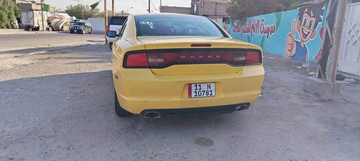 سلام عليكم دوج جارجر ٢٠١٤ نص فول محرك ٦ سلندر تاير جديد كير جديد محرك جديد صبغه جديده رقم بغداد وارد أمريكي بدون حادث فقط فتح براغي بدون تبديل بدون ضربه مكاني بغداد مدينه الصدر***********

