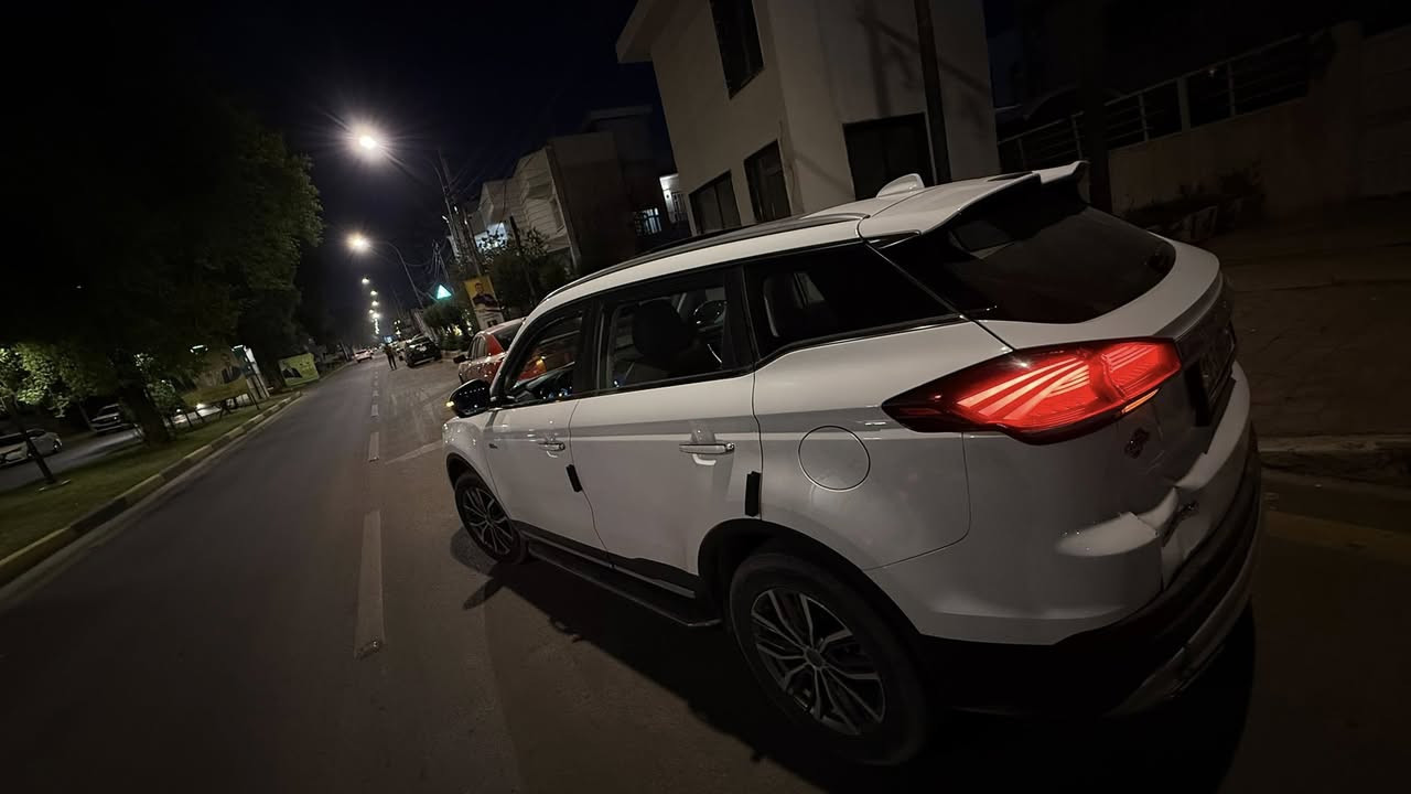 � للبيع: جيلي أزكارا 2023 فول مواصفات
📍 المكان: بغداد – رقم بغداد
⏱️ الممشى: 88,000 كم (قابلة للزيادة)
📞 رقم الهاتف: ***********

⭐ المواصفات:

 • كاميرا خلفية
 • صندوق كهربائي
 • التحكم على المنحدرات
 • مستشعر وقوف
 • فتحة سقف
 • تشغيل ببصمة
 • مثبت سرعة
 • نوافذ كهربائية
 • شاشة عرض
 • نظام فرامل الطوارئ
 • لوحة قيادة رقمية
 • تشغيل عن بعد
 • مانع انزلاق
 • نظام ABS
 • كشافات ضباب
 • فرامل الوقوف الإلكتروني
 • تعليق تلقائي
 • إضاءة ترحيبية
 • التحكم الإلكتروني بالثبات
 • نظام توجيه كهربائي
 • حساسات ضغط الإطارات
                •كامرات 360 
•تدفئه و تبريد بلكشنات 
وبعد هواي مواصفات بيع مراوس
