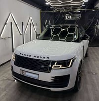للبيع Range Rover Hse 2019 السيارة وكالة سردار ٦ سلندر hse  ماشيه ٦٥ ا...