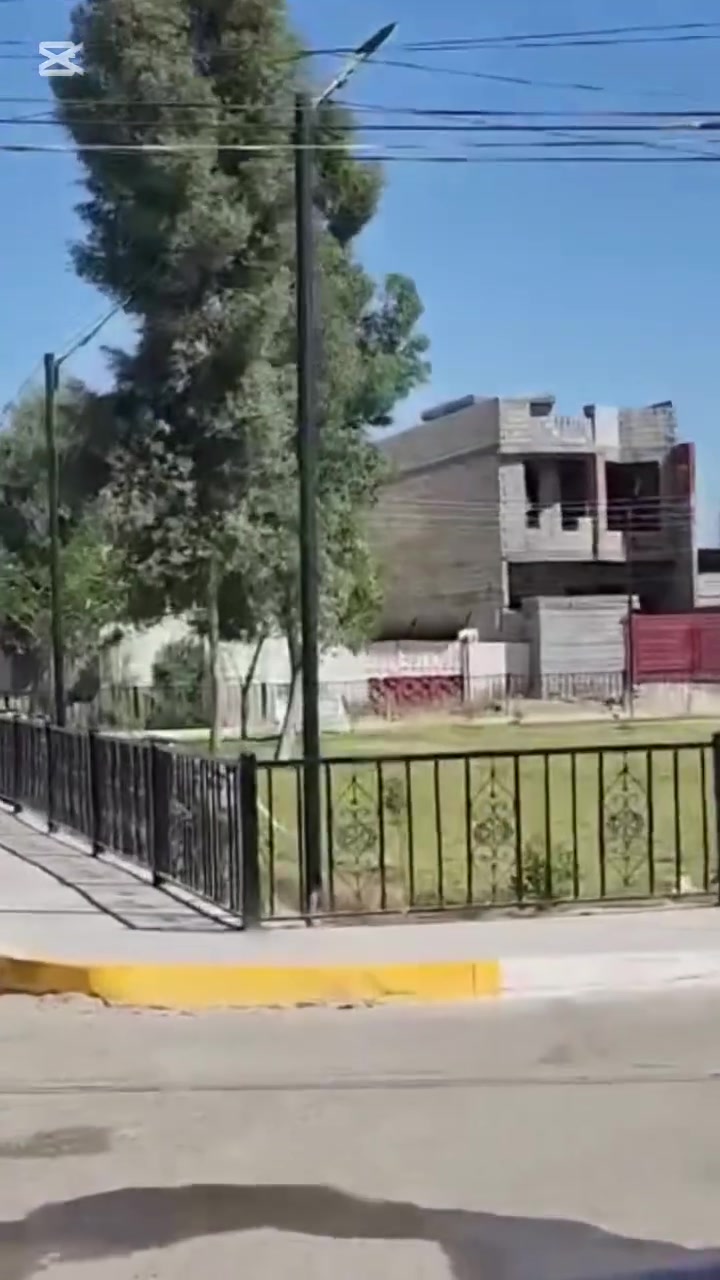 اليدور بيت فول ويخبل هنا
بيت طابقين كامل مكمل المساحة 250م، وموقعه حي الحسين خلف معمل المرطبات ويطل على ساحة متنزه.
​تفاصيل البيت:
​الطابق الأول: غرفة استقبال، صالة، غرفة نوم، مطبخ، صحيات، وحديقة.
​الطابق الثاني: غرفة استقبال، صالة، غرفة نوم، وصحيات.
​هذا الفيديو اله، وللمعلومات الاتصال على الأرقام: *********** أو ***********
او زيارة مكتب دار الهيبة  في المقدادية منطقة الاحمر مقابل جامع السلام
