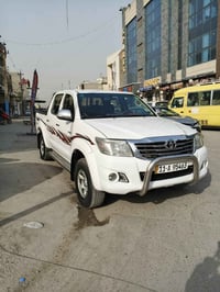 هايلوكس 13 ابيض فور ويل محرك مكفول كير مكفول صدر جديد  على وضع الشركه ...