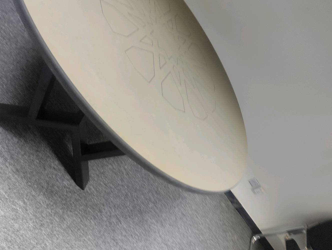 ميز اجتماعات 
ميز مكاتب عدد 2
كراسي مكاتب عدد 2
العنوان المنصور البيجيه قرب بوابه المنصور ستي