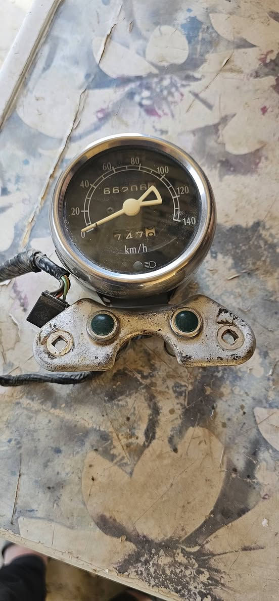 سلام عليكم  ادوات درجه سازوكي فولتي  ٢٥٠ رقم وتساب رسلني ودالل ***********
