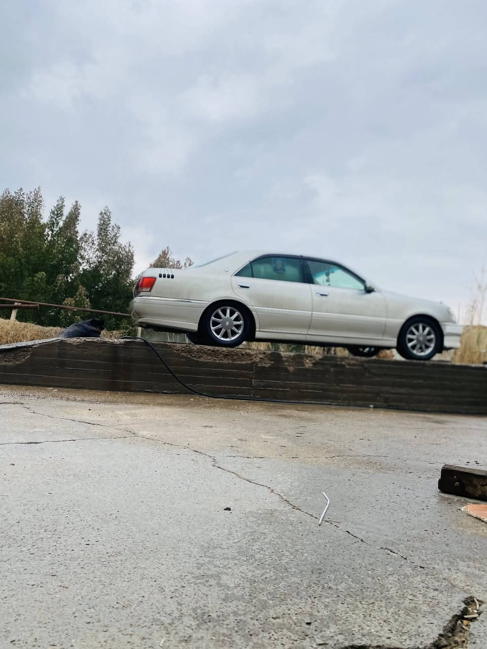 السلام عليكم ورحمه الله وبركه ملكه موديل٢٠٠٠ السياره بيه ضربه جاملغ خلفي فقط بسمي اصوليه مكفوله منل كص ونقل جثه  شراي تصل *********** متواجد علفيس
