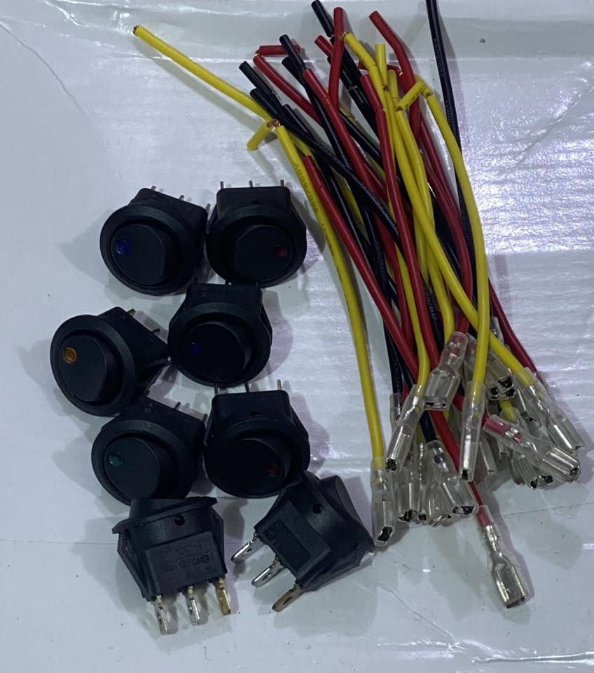 �💡 تحكم كامل بإكسسوارات سيارتك بكل أناقة!

✨ مجموعة مفاتيح تشغيل/إيقاف دائرية (Rocker Switch) مع إضاءة LED
حل عملي ومثالي لتنظيم وتشغيل مختلف ملحقات سيارتك بسهولة وأمان 👌

🔍 مميزات المنتج:
• تصميم دائري أنيق وسهل التركيب
• نظام تشغيل/إيقاف (ON/OFF) سريع الاستجابة
• إضاءة LED مدمجة توضح حالة التشغيل 🔴🔵🟡
• 4 ألوان مختلفة تناسب ذوقك
• قوة تحمل عالية تصل إلى 20 أمبير
• يعمل على 12 فولت – مناسب لجميع السيارات 🚘

⚡ الاستخدامات:
مثالي لتشغيل:
• أضواء LED
• مصابيح الضباب
• الإكسسوارات الكهربائية
• الدراجات النارية والمركبات الكهربائية

📦 المحتوى:
8 قطع مفاتيح LED مضيئة

💰 السعر: 16 ألف فقط (شامل التوصيل)

📞 للطلب والاستفسار:
*********** (موبايل & واتساب)

🚚 توصيل سريع إلى جميع المحافظات

#مفاتيح_سيارة #اكسسوارات_سيارات #LED #تعديل_سيارات #الكترونيات #12فولت #عروض #العراق #توصيل_لكل_المحافظات 
   #بصرة  #منصور 
 #نجف #موصل #کركوك #کربلاء #نينوى  #دهوك #متابعين  #اربيل #السليمانية #العراق #بغداد #متابعة #متابعه  #عروض #الجميع #الكل #اكسبلور
