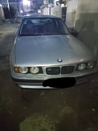 سياره البي ام دبليو موديل91  حجم520 سعر45 به مجال 07711956483
