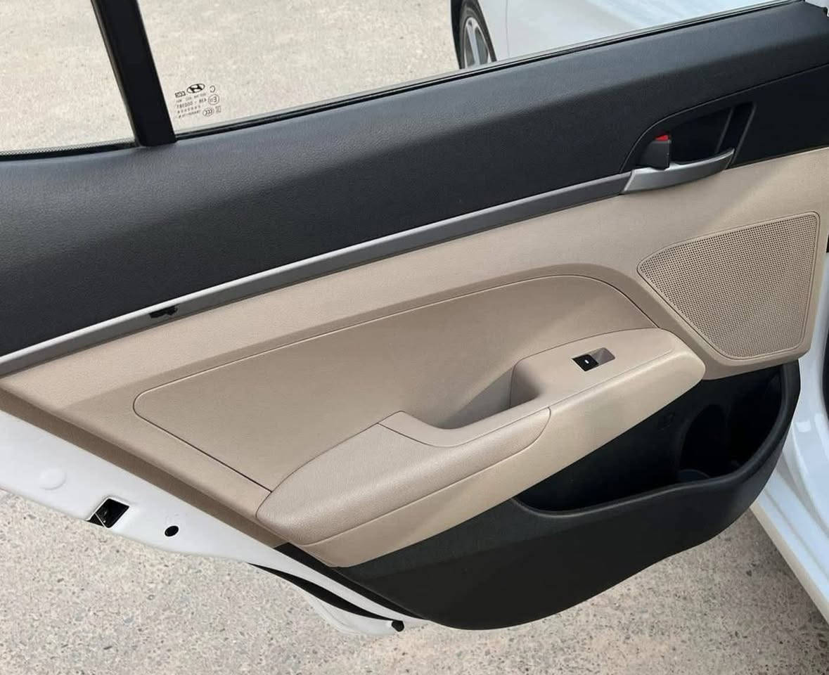 السلام عليكم
النترا سوبر 2018 رقم بغداد
‏🇰🇼خليجي
🚗 فول مواصفات
عداد 133الف حقيقي
⚙️ مكينة 2000 دوش
🔁 كير أوتوماتيك (AT)
🌤️ فتحة سقف سلايد
🎮 تحكم ستيرن
📹 كاميرا خلفية
❄️ تبريد قطعتين
🎵 حاكية + بلوتوث
🛑 حساس أمامي
🚦 حساس خلفي
💡 لد نهاري أمامي
🛞 ويل كب كروم
🪞 مرايا جانبية كهرباء + إشارات + شفط
🛣️ أنظمة قيادة (اقتصادي / نورمل / رياضي)
مكفولة كفاله عامه ماعده ملااحظات بسيطه 
مكان السيارة الانبار 
***********
***********
