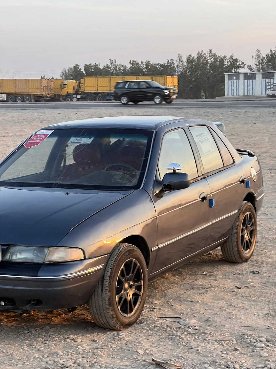 سلام عليكم سياره سيفيه البيع موديل 93كير محرك مكفول مصبوغه عام الجماليه مكان واسط العزيزيه سعر 32بيه مجال ***********
