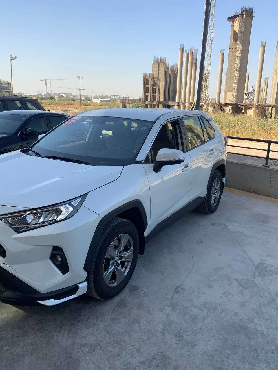 راف فور 2025 خليجي وكالة جيهان
السيارة AWD 
السيارة بانزين مو هايبرد
شاشة ٫ تحكم ستيرن
وضعيات قيادة
كاميرة خلفية
حساس امامي خلفي
بصمة , تشغيل عن بعد 
محرك 2500 
قطعتين تبريد 
السيارة بضمان الوكالة ماشية 13000 كيلو 
الارضية والكشنات مغلفة جلد 
السيارة بيه شخط بسيط واللايت الامامي مبدل بجديد اثر كسر اثناء النقل 
السعر 29000 وبيها مجال
شباب الله يحفظكم اللي معجبه السعر يتجاوز المنشور 
التواصل ***********
