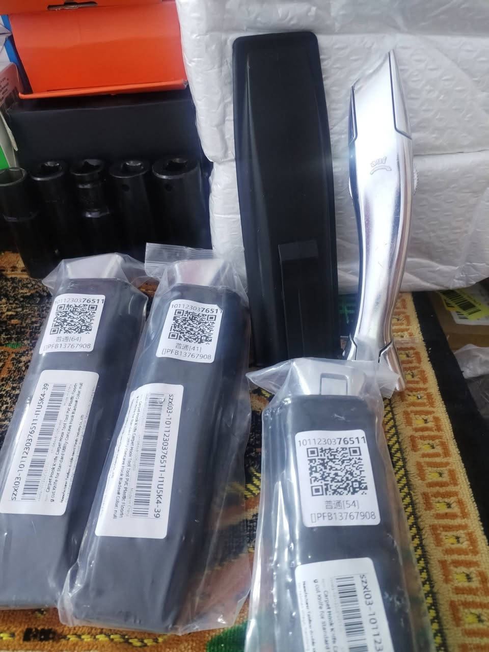 شباب كتر مصنوعه من الامنيوم قويه جدا مع كراب متوفر 4 قطع سعر القطعه 5 الف وبل عافيه ينباعن كلهن


**إذا كنت صاحب هذا الإعلان وتريد حذفه لأي سبب، رجاءا أرسل رسالة إلى الدعم الفني**