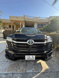 لاندكروز بريم 2024  ماشية 16km الف  السعر70 الف$ 07707241897