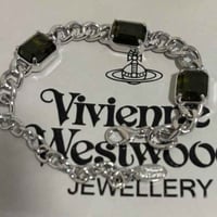 سوار وقلادة • أحجار كريمة • بغداد