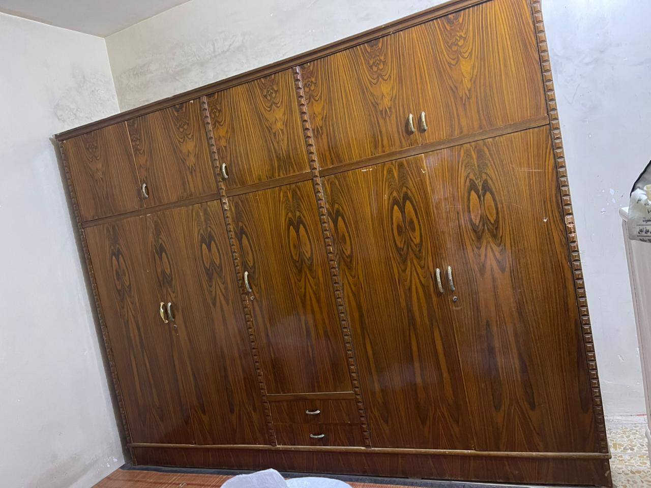 كنتور  صاج  شغل عراقي 
  5بوب و5ملاحق سره 250بي مجال
***********
