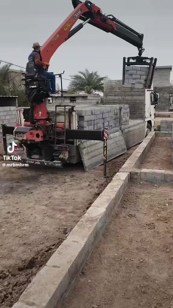 تجهيز بلوك درجه الاولى والثانية  بواري كونكريتية 
معمل سومر مركزي
 بغداد _خان ضاري 
الاستفسار***********/***********
