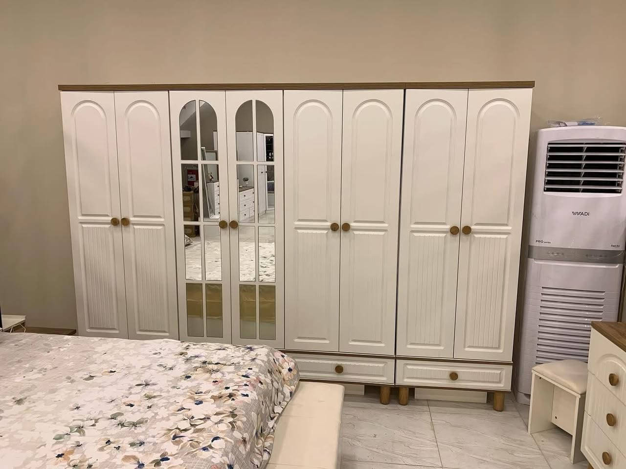 🛏️ موديل سينار

 • عدد القطع: 10
 • الكنتور مع الملحق: 3 متر
 • السرير مع الكومديات: 3 متر
 • سرير مخزن
 • شازلون مخزن

📩 للطلب أو الاستفسار: راسلوا الصفحة أو تواصلوا عبر الرقم:
📱 *********** (واتساب متوفر
