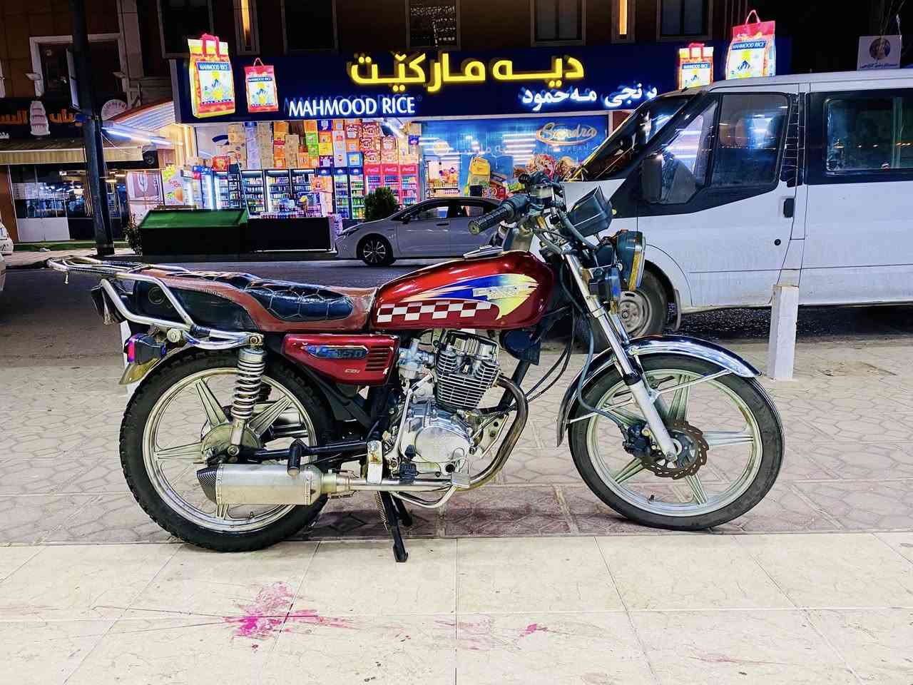 للبيع متور : بارت دوكر 
محرك طلقة كهربايات شغال أوراق منفيس موجود 
سعر 330 الف وفي مجال رقم *********** فيه واتساب
