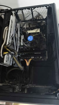 تجميعة كمبيوتر • PC للبيع • كرت شاشة RX 580 • معالج i7 • SSD 128GB • ر...
