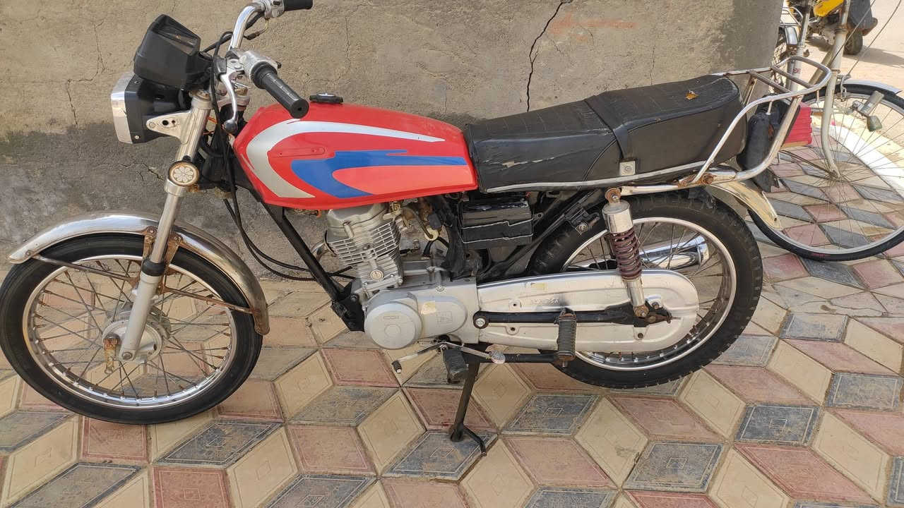 سلام عليكم هاي الدراجه  اوراق اصولي للبيع السعر 700وبيهة مجال قليل التواصل واتساب او اتصال ***********
