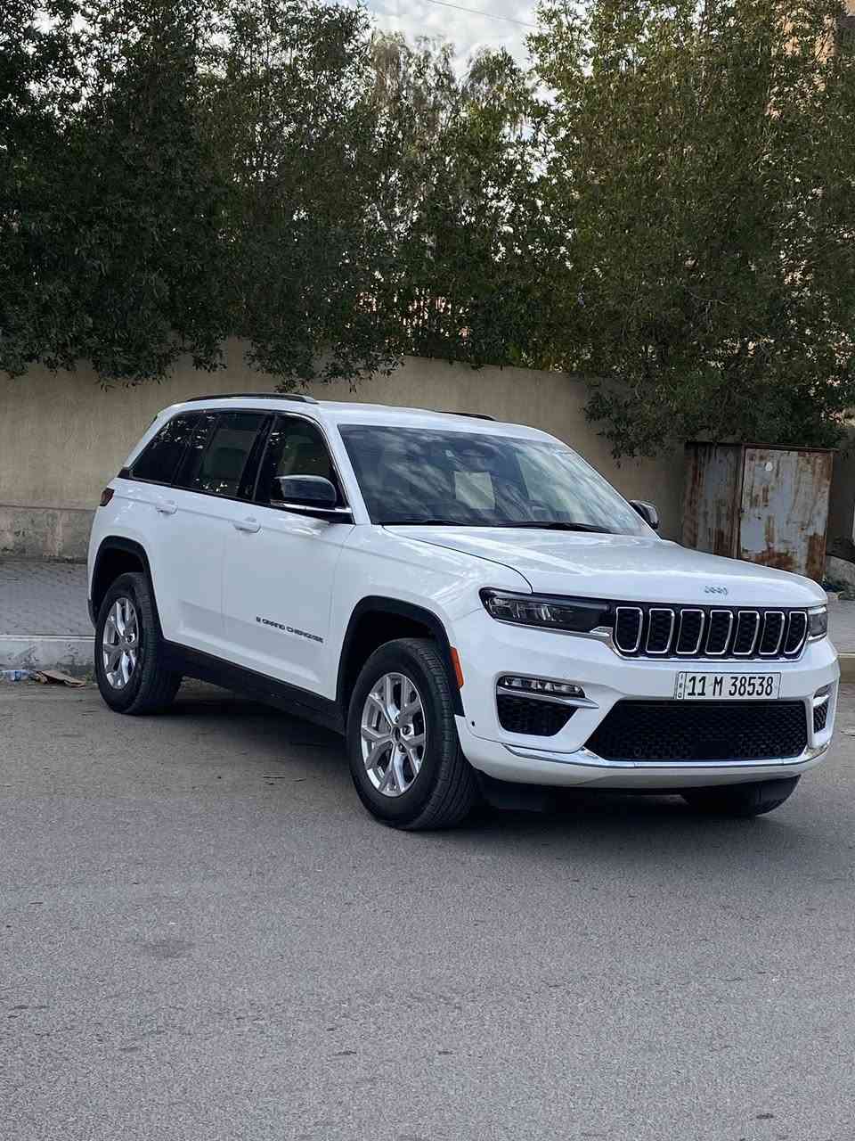 السلام علي السلام عليكم
جيب٢٠٢٤ الشكل الجديد Limited_دبل4X4
أمريكي ٥راكب
الفئه : Limited ( فل مواصفات )
الممشى : ١٦٩٠٠ الف كم 
اللون الخارجي : أبيض 
الداخليه : جلد بيجي فخم
المواصفات والتجهيزات :
جنوط كروم 
مقاعد كهربائيه ( خزن + ميموري )
مقاعد حار بارد 
سكان هيتر 
كير ماوس
مكيف خلفي
لايت ليد + بك لايت ليد
حساسات
رادار أمامي 
شاشة لمس متعددة الوظائف 
صندوق كهربائي + شفتات
بريك كهربائي 
أوتو بارك 
Apple Carplay / Android Auto 
مثبت سرعه + تحكم بالدروكسيون 
نظام مكابح  ABS + ESP
المحرك والكير على وضع الشركه
سنوية هزه جديده
حادث جاملغ وبنيد رقم الشاصي موجود بالمنشور
نظافه داخليه ممتازه
 
 
الرقم *********** كم
