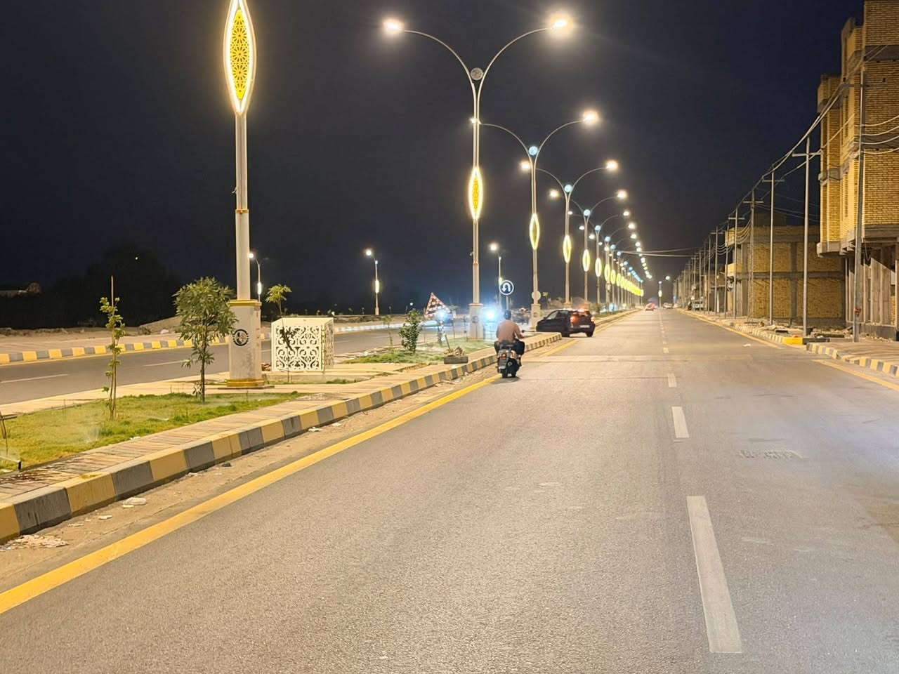 السلام عليكم
بيت مساحه 240 م  في منطقة الموحيه (مجمع البلديه) بالقرب من رئاسة الجامعة يتكون من غرفة استقبال وصالة وغرفتين ومطبخ طابق واحد يحتوي على طاقة شمسية 20 امبير للأستفسار الاتصال بالرقم *********** واتساب فقط
