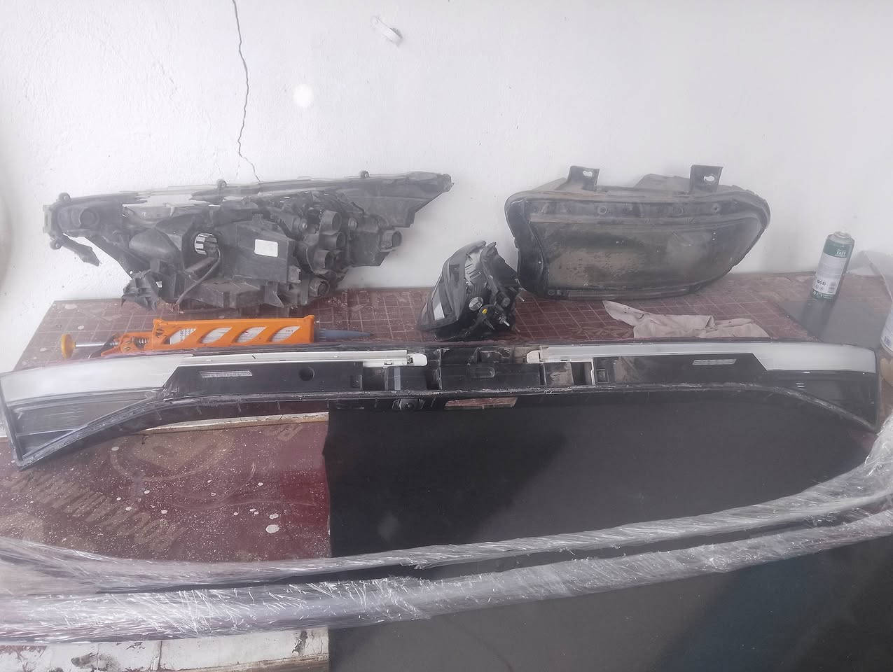 عمل مسطره هوندا اكورد فايبر كلاس الورشه الفنية تصليح جميع دعاميات السيارات جلي  لايتات نانو سيراميك زرع عدسات تبديل جام لايتات تصليح بكلايتات ومازدات تحديث جميع دعاميات السيارات ***********
