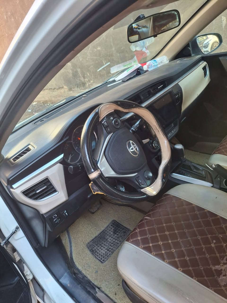 سلام عليكم 
كورلا 2016 وارد امريكي 
حادث جاملغ خلفي جهت السايق 
ارباكات سليمه
السعر 120 وبيها مجال 
***********
ما متواجد بالفيس
