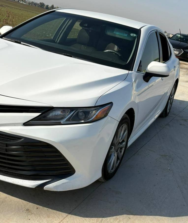 سلام عليكم
(( بيع فقط )) 
كامري امريكي
LE
 موديل 2018
 ماشي 117 مايل حقيقي داخله كلين بل عراق صار بيها بابين صبغ بدون دواخل بدون اربك كلها شرط رقم سنويه جديد شرط التحويل السعر 175 بي مجال قليل مكان السياره دهوك رقم موبايل *********** وتساب دهوك, العراق
