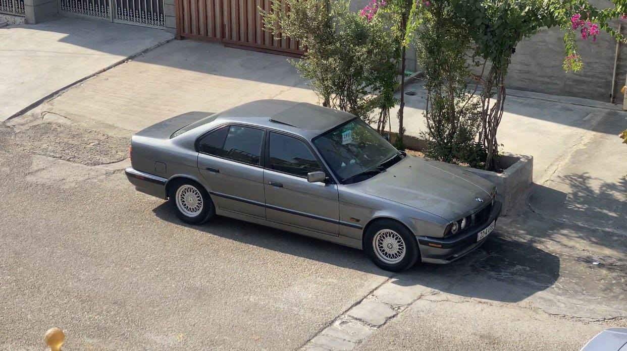 سلام علیکم بي ایم وارد یاباني                                                     مودیل1993 525Ai بیلادي تك دیجتال                   بیلاد توماتیك بجم عریض سلایت غرفت صاج اربع جام کهرباي ماشي 484 بیلادي مابي ضرب صبغ عام جمالي کیر محرك کهربایات صدر اکسل کول بشرط سیار مابي ربع دینار مصرف تبرید ثلج بشرط سنوي جدید2029 بسمي بتاق بنزین موجود 
سعر 73بي مجال 
***********
