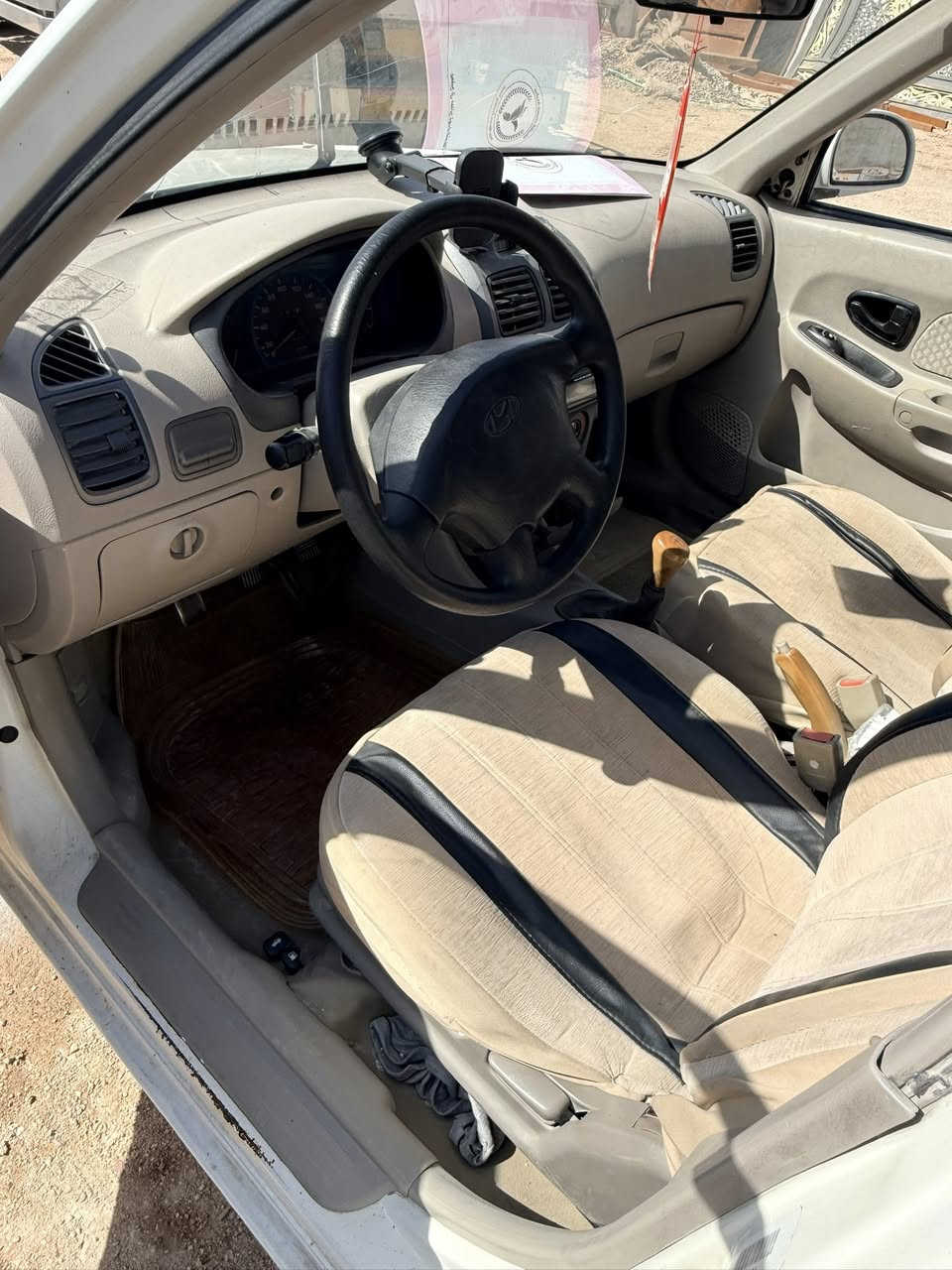 السلام عليكم فيرنا موديل 12 
بيها رشات صبغ اثر جراد أبيع مرشوشه احزام 
عنواني البصره السعر ٧٠ وبيها مجال 
رقم الهاتف *********** واتساب واتصال
