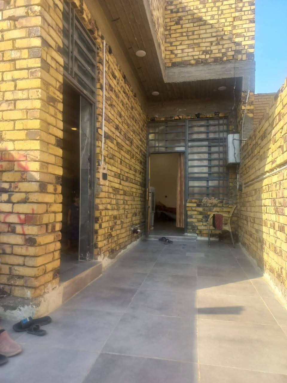 السلام عليكم .....
مشتمل طابق واحد بناء ٢٠٢٥
المساحه ١٢٥ م 
يحتوي على غرفه و هول و مطبخ و استقبال و مجمع صحيات 
قريب جدا عن شارع ٨٠ 
بناء درجه اولى 
السعر / ١٢٠ او بي مجال للشراي 
العنوان / حي العسكري 
للاستفسار مكتب الأمين للعقار 
***********
