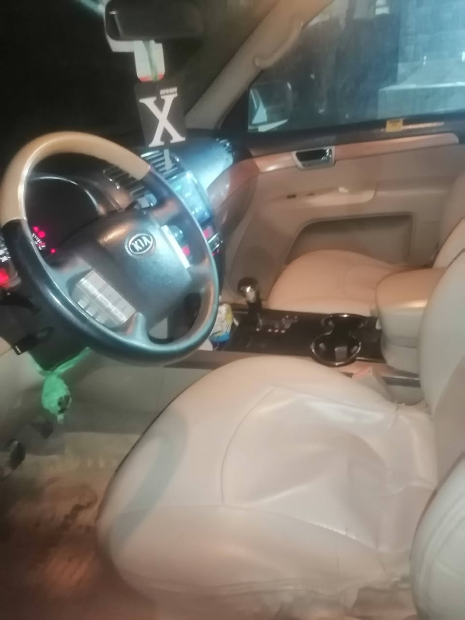 سلام عليكم شباب مهافي خليجي راقم بغداد بسمي مراوس فقط سيراتو او فورتي تكسي 
***********
