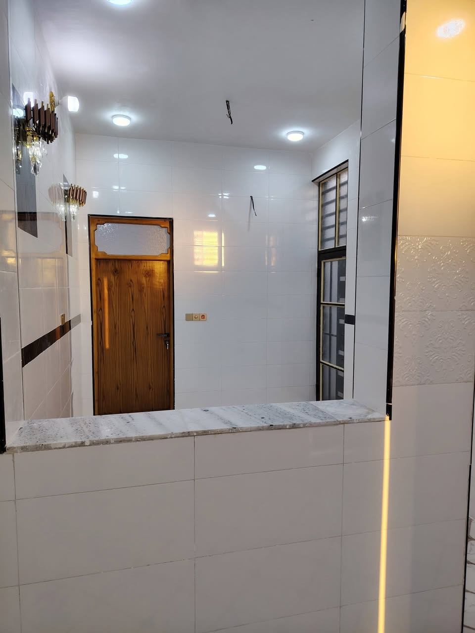 🏡✨ دار للبيع في حي النداء – النجف الأشرف ✨🏡
📍 العنوان: حي النداء، بداية شارع قنبر، قرب مدرسة موصل الحر
📐 المساحة: 50 متر
🏗️ البناء: حديث، صب كونكريت، طابوق جمهوري
🔹 دار مرتبة ومناسبة للسكن 🔹 بناء حديث وتشطيب جيد 🔹 موقع قريب من الخدمات والمدرسة
📞 للاستفسار والاتصال: ***********
