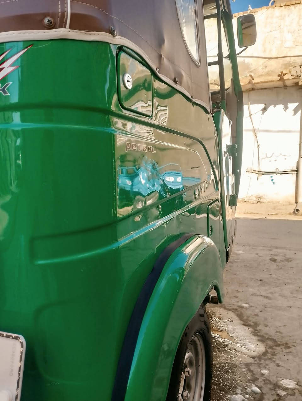 سلام عليكم شباب تكتك للبيع موديل 2022شهر 11 مكان تكتك الفجر *********** مكلف بنشر
