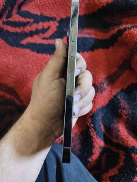 12برو ماكس جهاز 
جهاز نظيف كله شغال ما عدا سماعات جوه
ذاكره ١٢٨
بطاريه ٨٧
سعر ٣٢٥
عنوان بغداد مدينه صدر قطاع 2
***********
