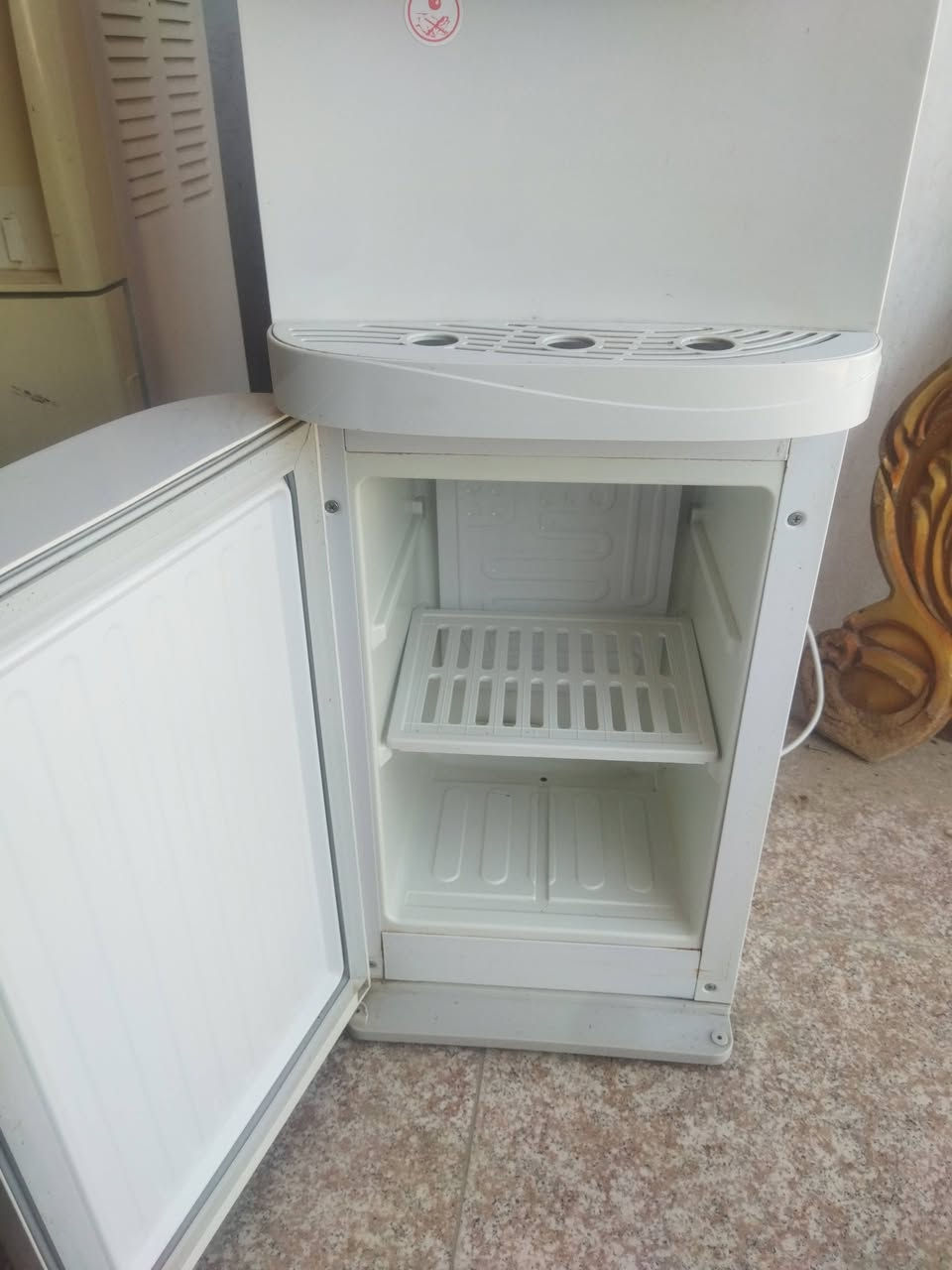 براد ماء
نضيف شغال 100%  من شركه الحافظ مستخدم شهر
سعره 80 بي مجال بسيط.


**إذا كنت صاحب هذا الإعلان وتريد حذفه لأي سبب، رجاءا أرسل رسالة إلى الدعم الفني**