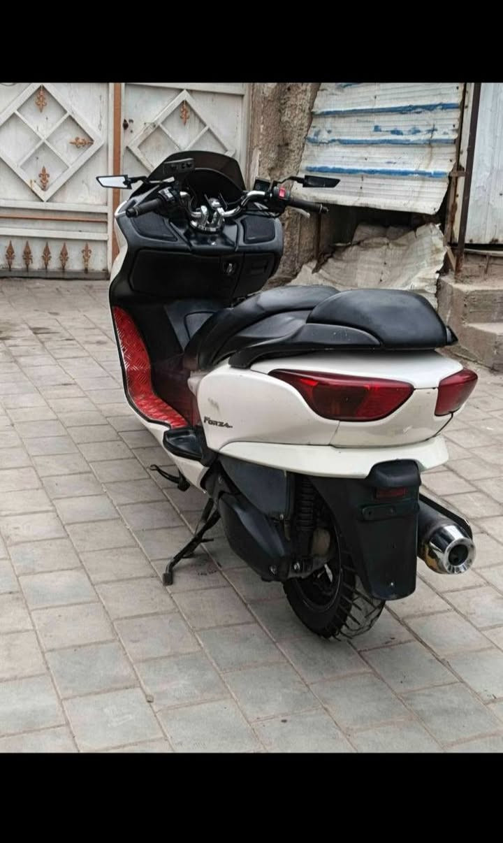 سلام عليكم دراجه فورزه 08دراجه نضيفه حيل شوفت عينكم اي نقص مابيها مكينه مامفتوح دراجه بلادي شلعه معدل خير من الله ب850وبيها مجال قليل مكاني بغداد حي تونس رقم *********** اتصل او وتساب
