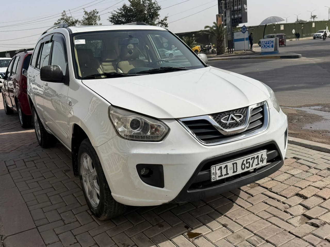 السلام عليكم 
للبيع تيكو . موديل ٢٠١٢ . رقم بغداد إنكليزي بسمي . كير ومكينه مكفولات بلاديات . مكفوله من الحادث . بيها صبغ بالجاملغ والباب جهة اليمين بدون حادث . شاشه أندرويد .تبريد شغال . سياره نظيفه . السعر ٦٠$ وبيها مجال حك الجيه 
العنوان بغداد الجديده 
***********.
