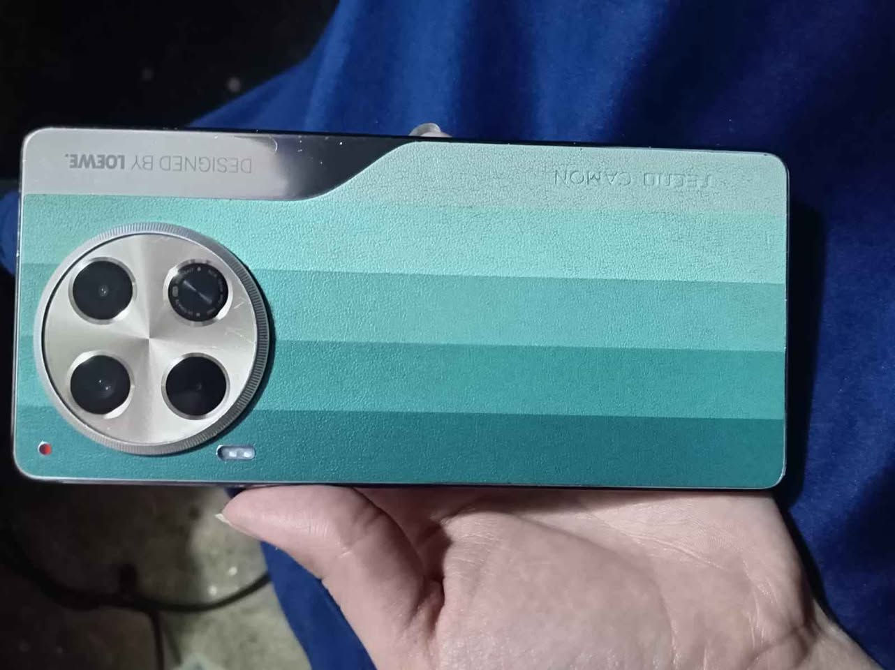 TECNO CAMON 30 مستعمل نضيف 
بدون كارتونه جهاز مرتب ونضيف
بطاريه 5000
الذاكره ٢٥٦
اصدار ١٥ 
توصيل موجود مع الفحص 
سعره ٢٠٠ توصيل مجاني 
*********** بغداد, العراق
