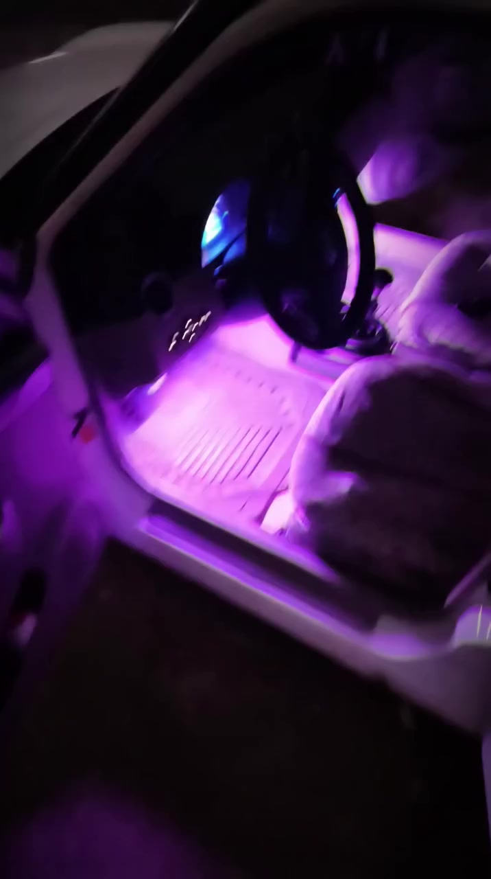 ليفان رقم بغداد الجديد بسمي سيارة جاهزة تبريد ثلج مكاني بغداد بيع او مراوس حسب القناعة سعرها ٣٥ ***********
