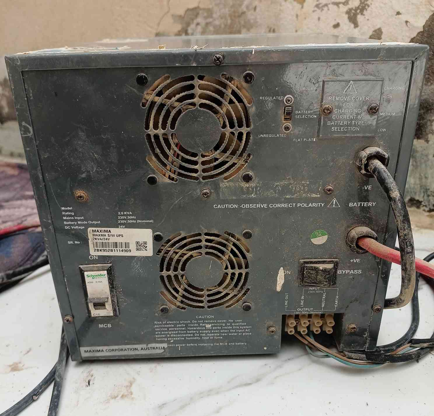 متوفر للبيع عاكسة مكزما 2500 واط  24 فولت شغالة على الفحص السعر 125 الف
النجف الكوفة ***********
