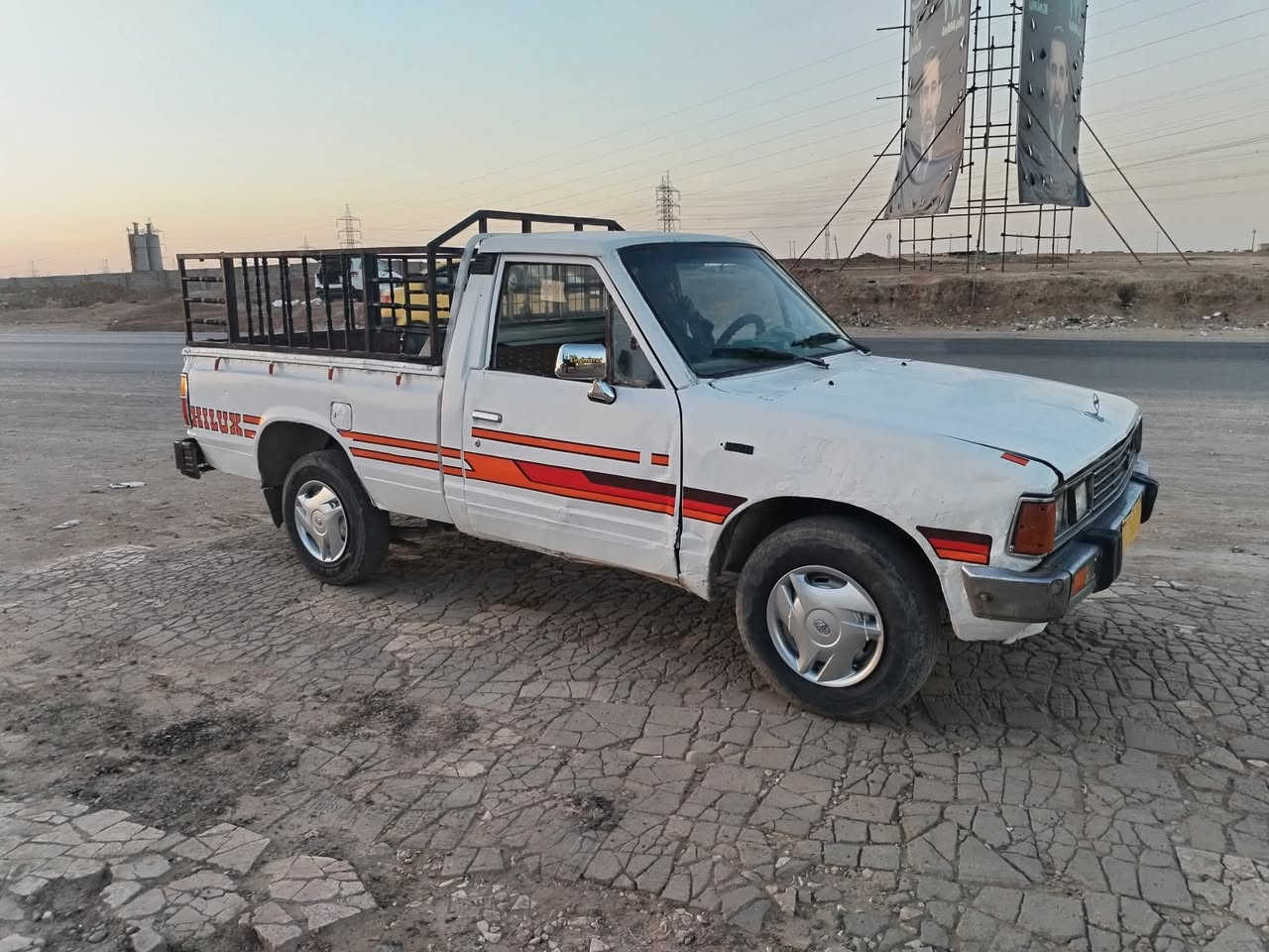 بيكم دادسن موديل 82 بيكم مال شغل حجه الفرشه جديد كهربائياته كامله ضخم تاير نظيفد ماكينه بدايه نفخ رقم صدامي نينوى صاحب الشرعي بالموصل وعندي وكاله عامه مطلقه ام الباركود ونسخه كربون مصور بيكم كلش رخيص السعر 12 ورقه وبيها مجال للطيبين عنوان البيكم موصل لايمن حي العبور***********
