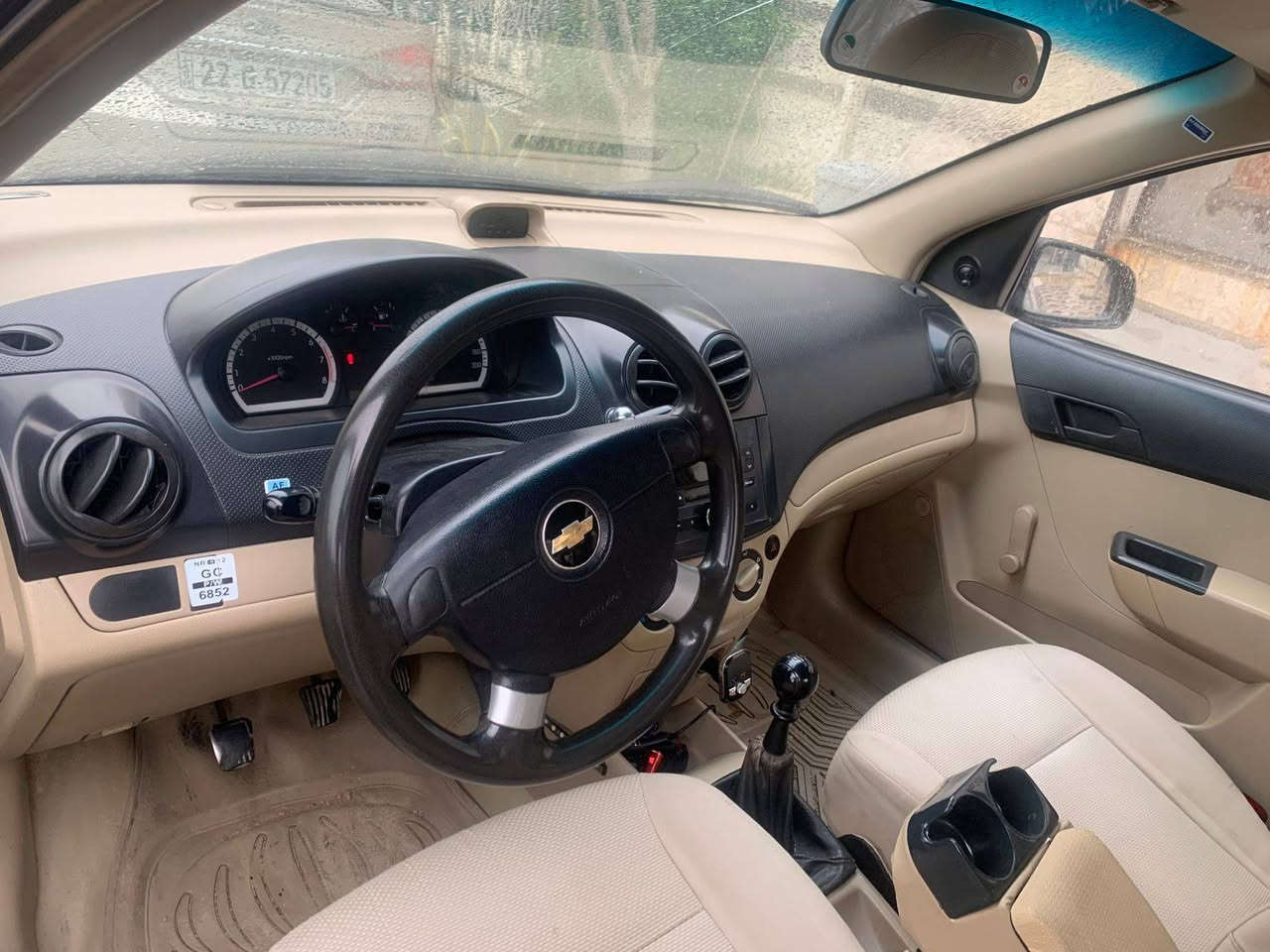 ئةفيو 2009 ناوزةرد مةكينة كةورة 280هةزار روية سةيارةكة 1بارجةو نيوي بوياغة بي ليدران بيشو بشت كةبس كةمةك شةبولي هةية سةقفي 
كيرو مةكينة بةشةرت
تاغم تايةي نوية بيتةقةو رةقةية
53 مجال
***********
هه ولير أربيل, العراق
